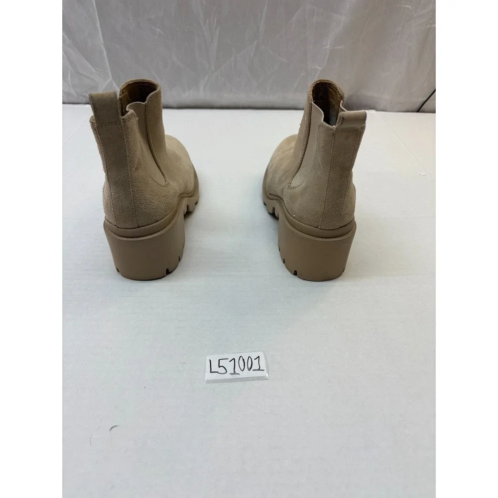 Steve Madden Boots Women's size 9M Tan Suede‎ Lug Sole Sand